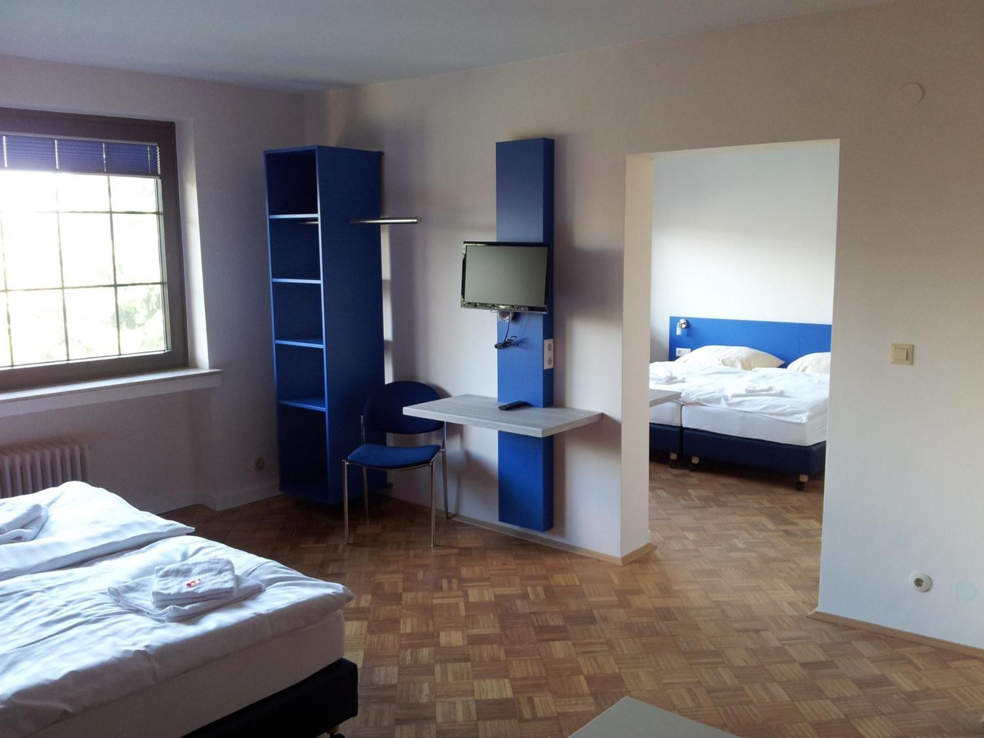 Smart Hostel By Landgasthof Velber 24H7D Seelze Exteriör bild