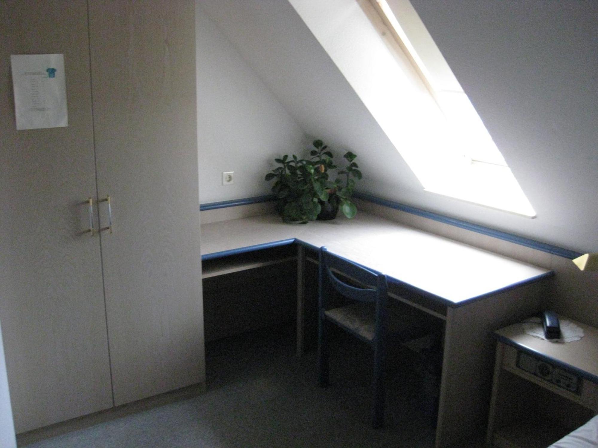 Smart Hostel By Landgasthof Velber 24H7D Seelze Exteriör bild