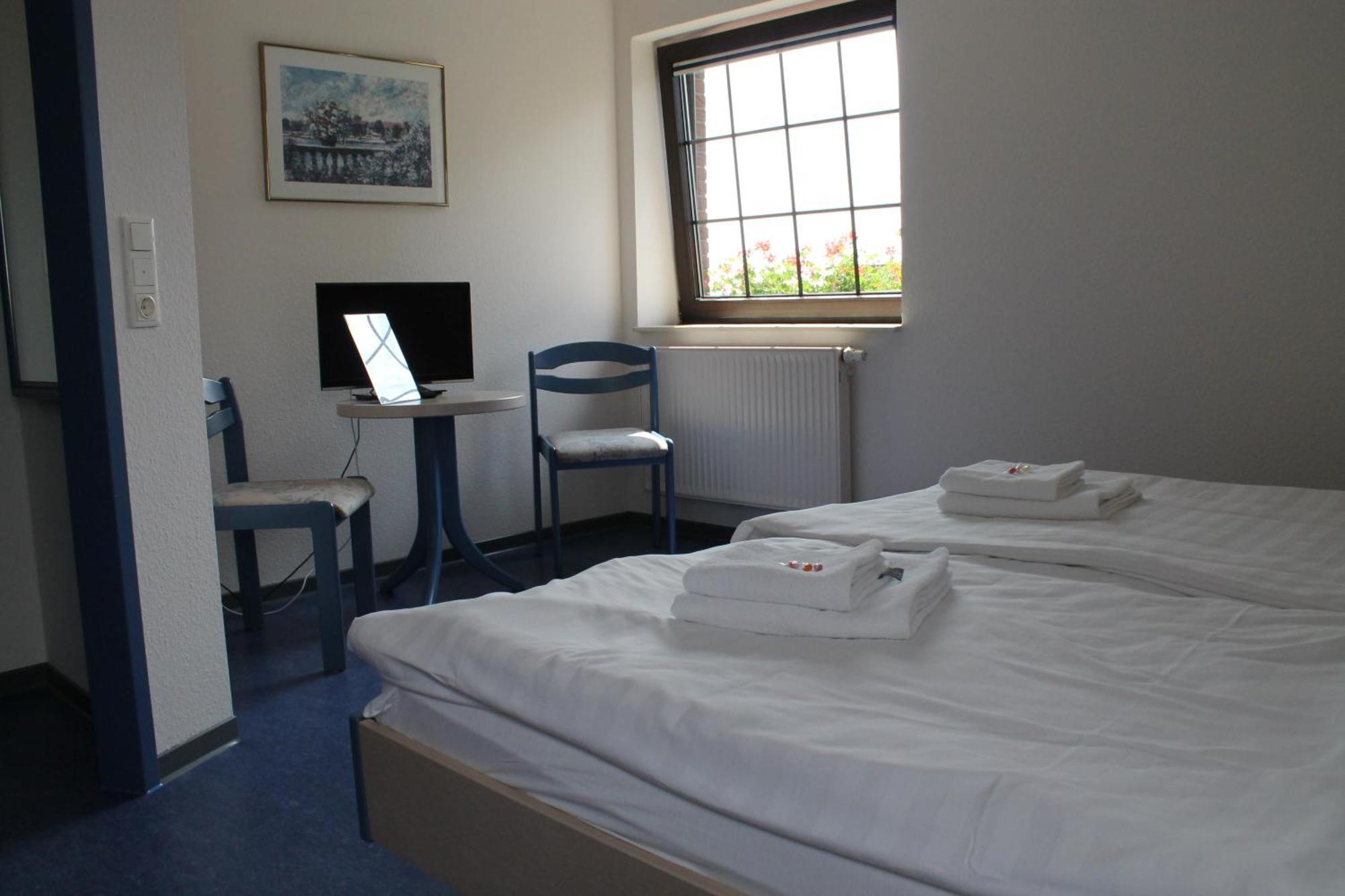 Smart Hostel By Landgasthof Velber 24H7D Seelze Exteriör bild