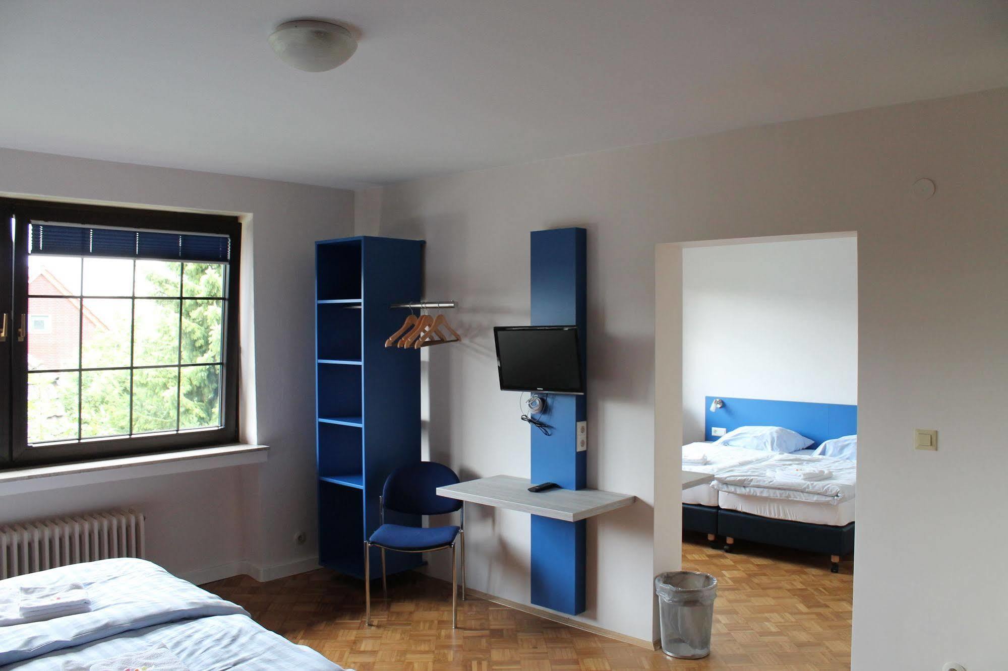 Smart Hostel By Landgasthof Velber 24H7D Seelze Exteriör bild