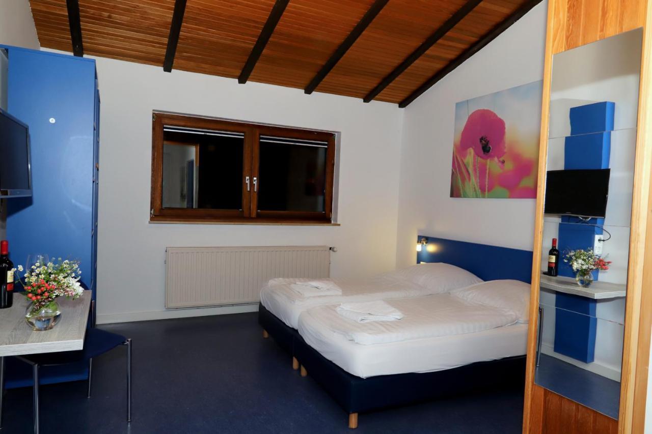 Smart Hostel By Landgasthof Velber 24H7D Seelze Exteriör bild