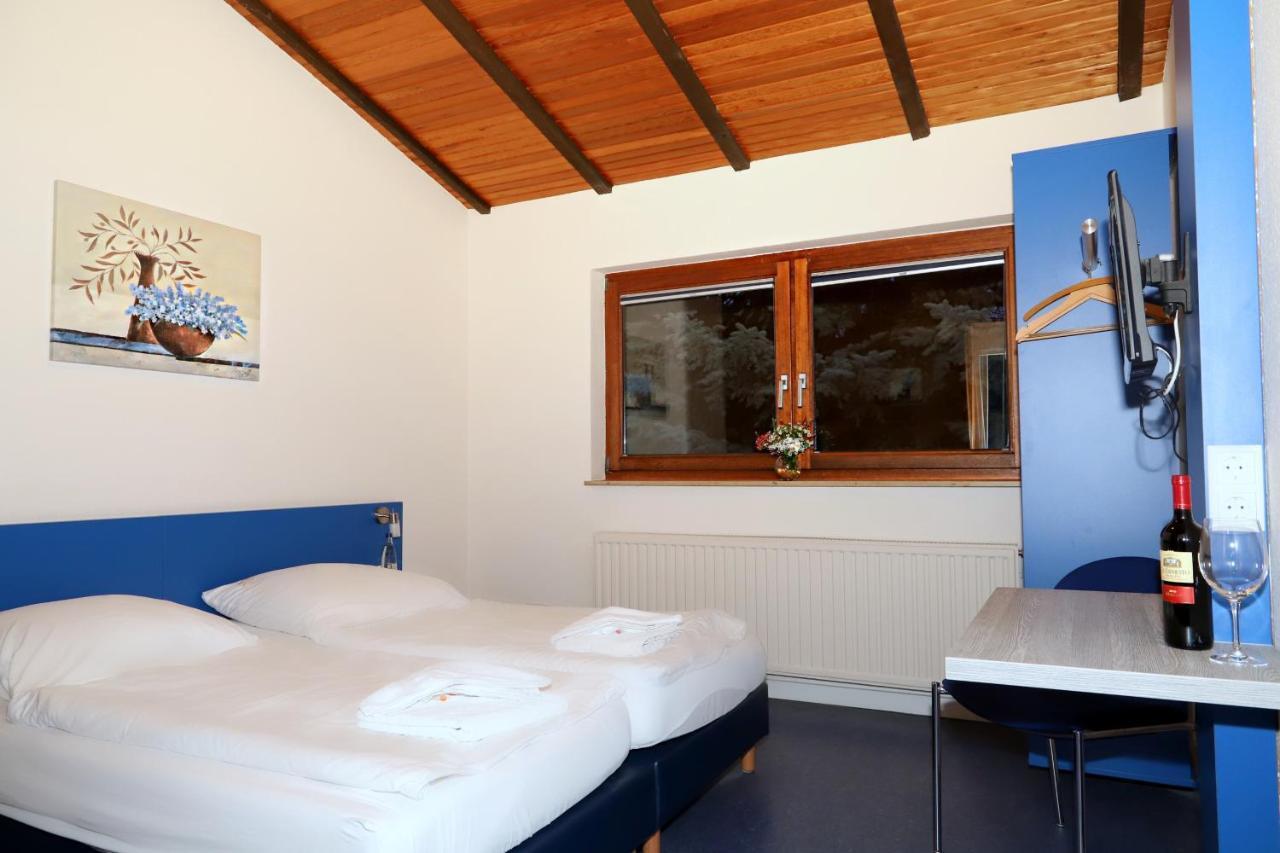 Smart Hostel By Landgasthof Velber 24H7D Seelze Exteriör bild