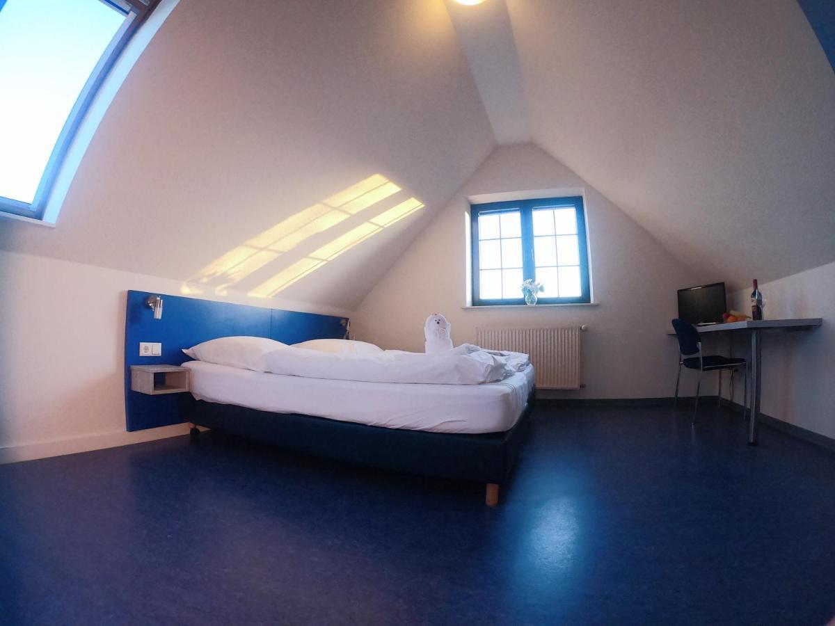 Smart Hostel By Landgasthof Velber 24H7D Seelze Exteriör bild