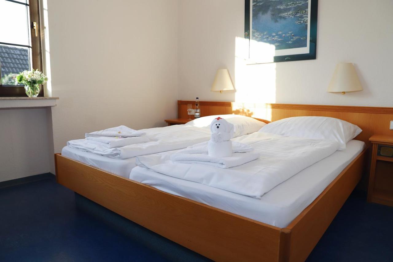 Smart Hostel By Landgasthof Velber 24H7D Seelze Exteriör bild